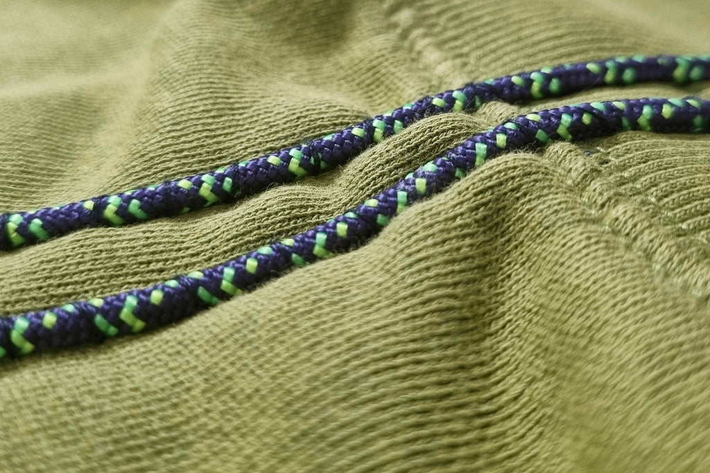 Sweatshirt verde seco desbotado