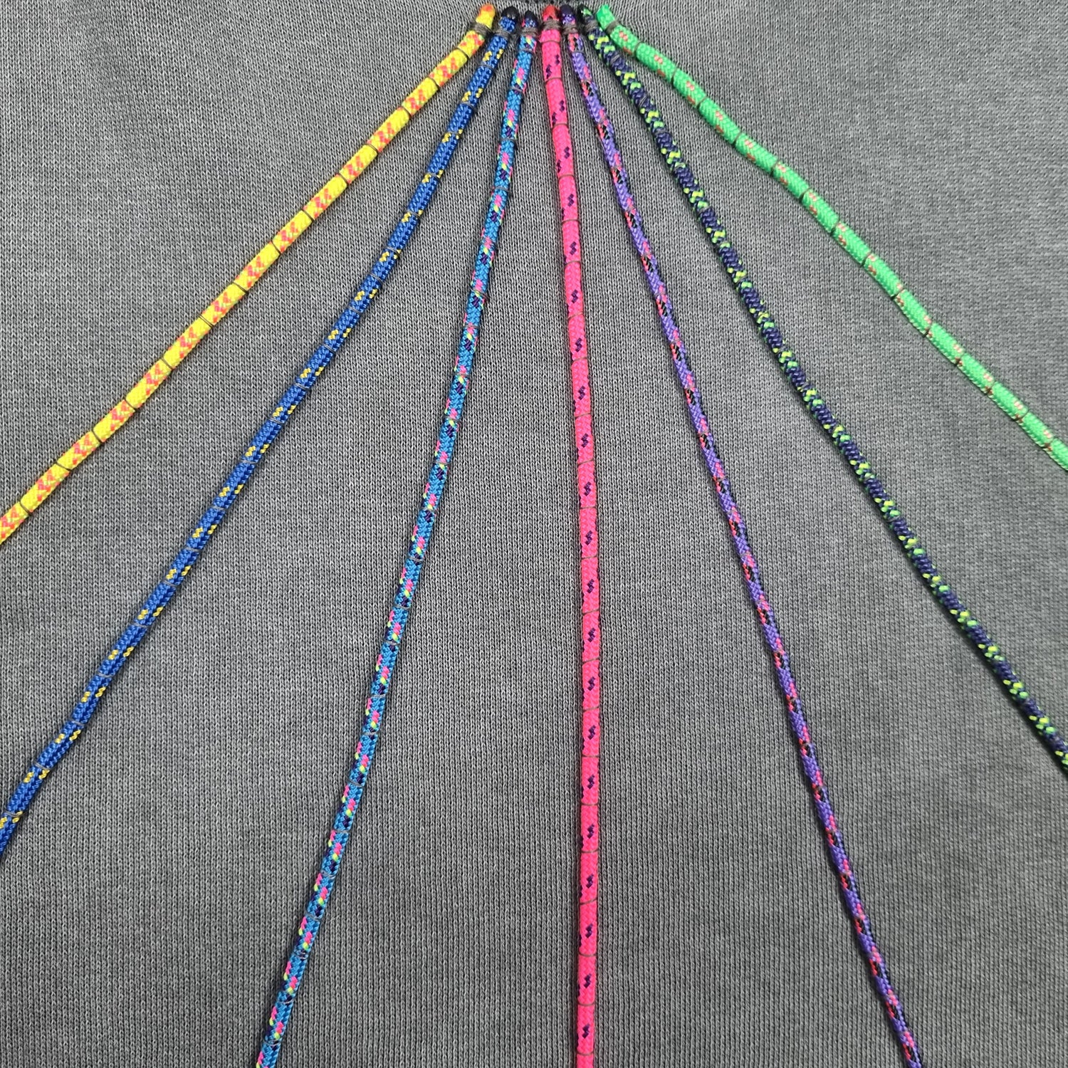 Sweatshirt cinzento desbotado