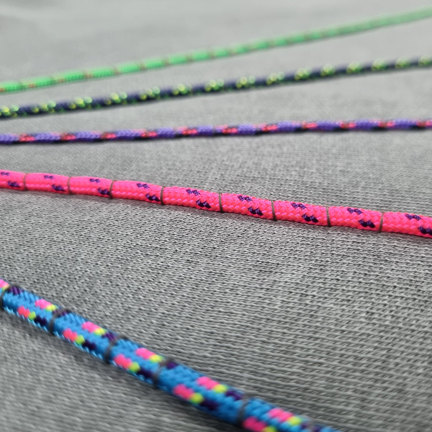 Sweatshirt cinzento desbotado