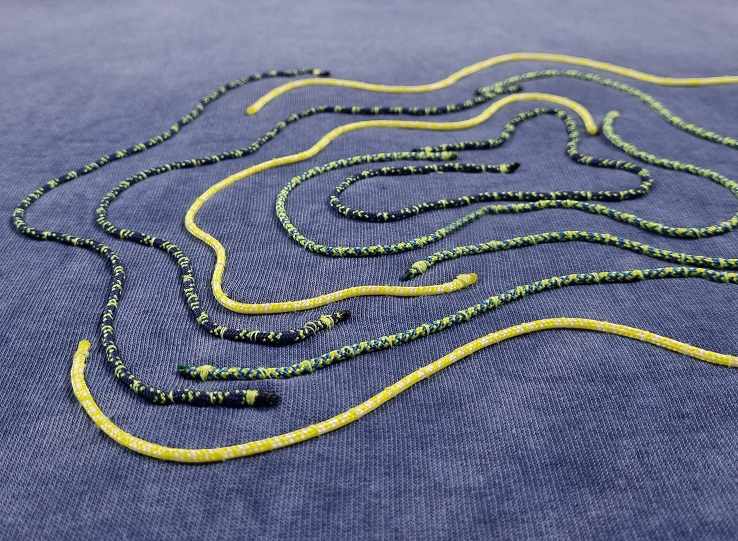 Sweatshirt com capuz azul