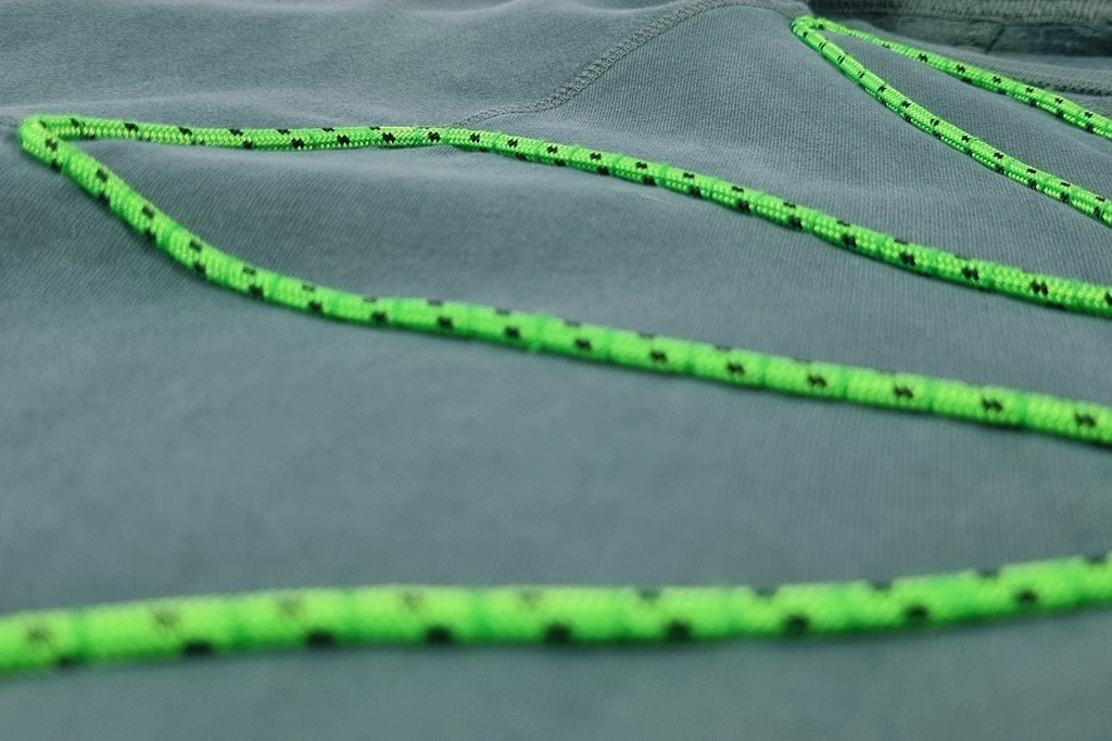 Sweatshirt com capuz verde seco