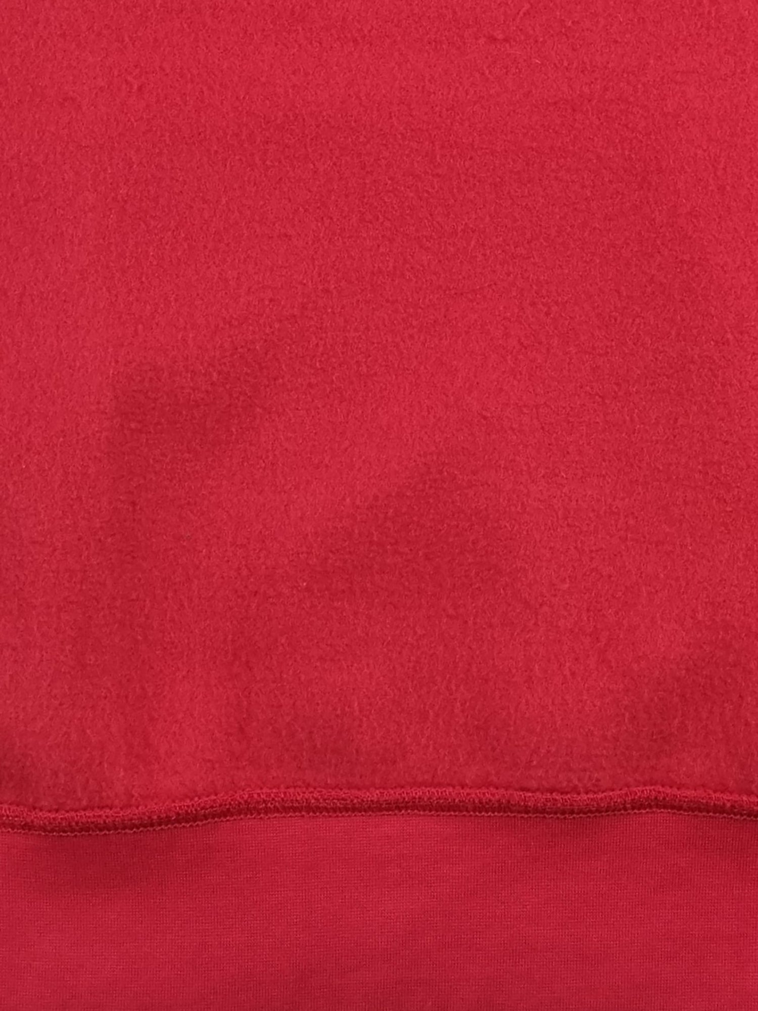 Sweatshirt com capuz vermelho