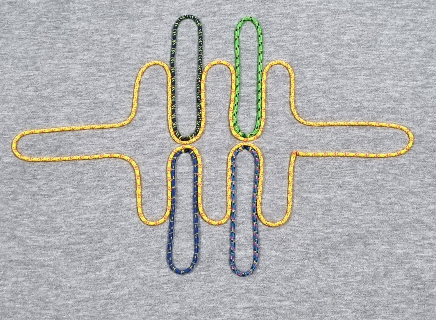 Sweatshirt com capuz cinzento mesclado