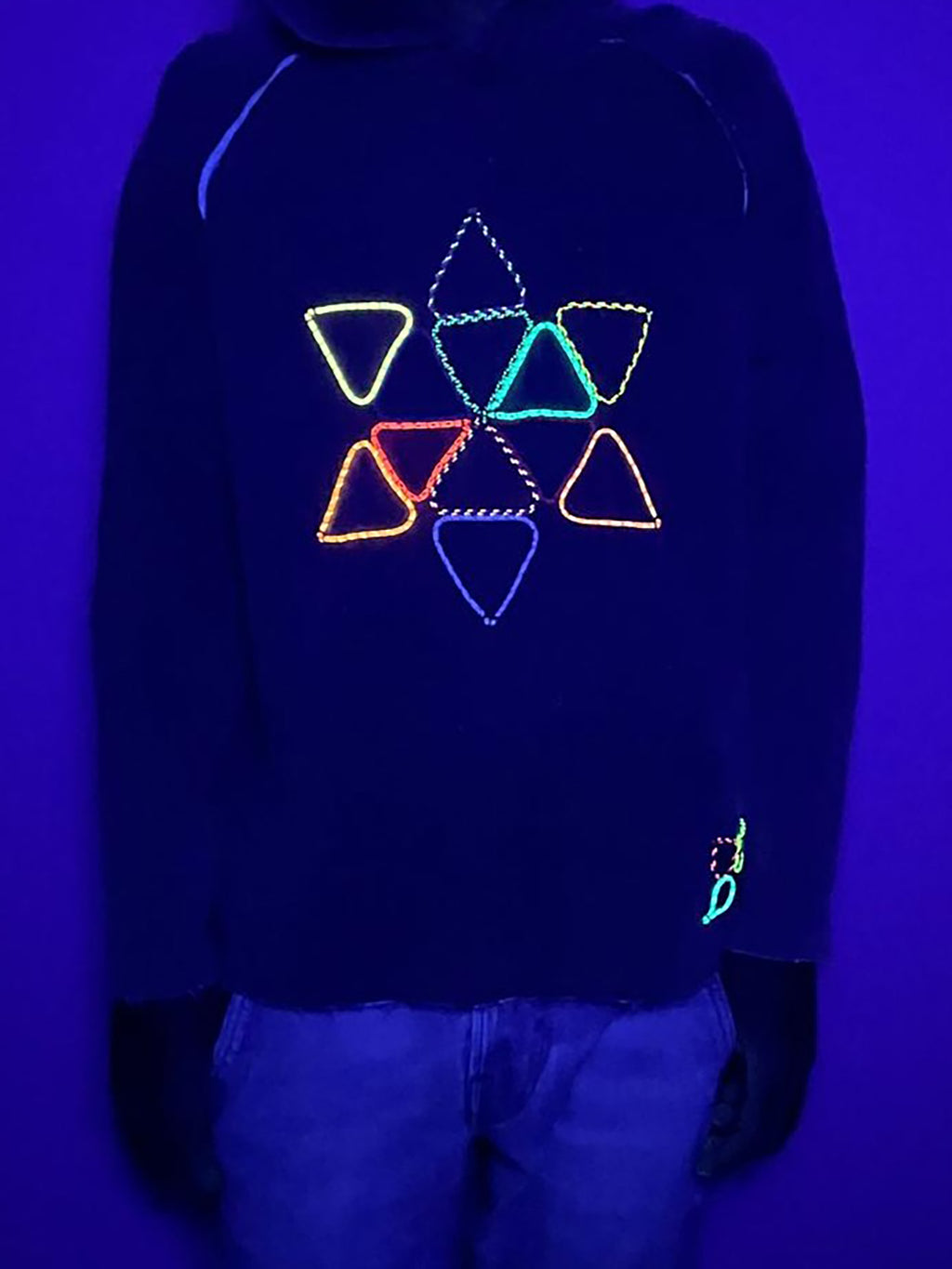 Sweatshirt com capuz cinzento desbotado